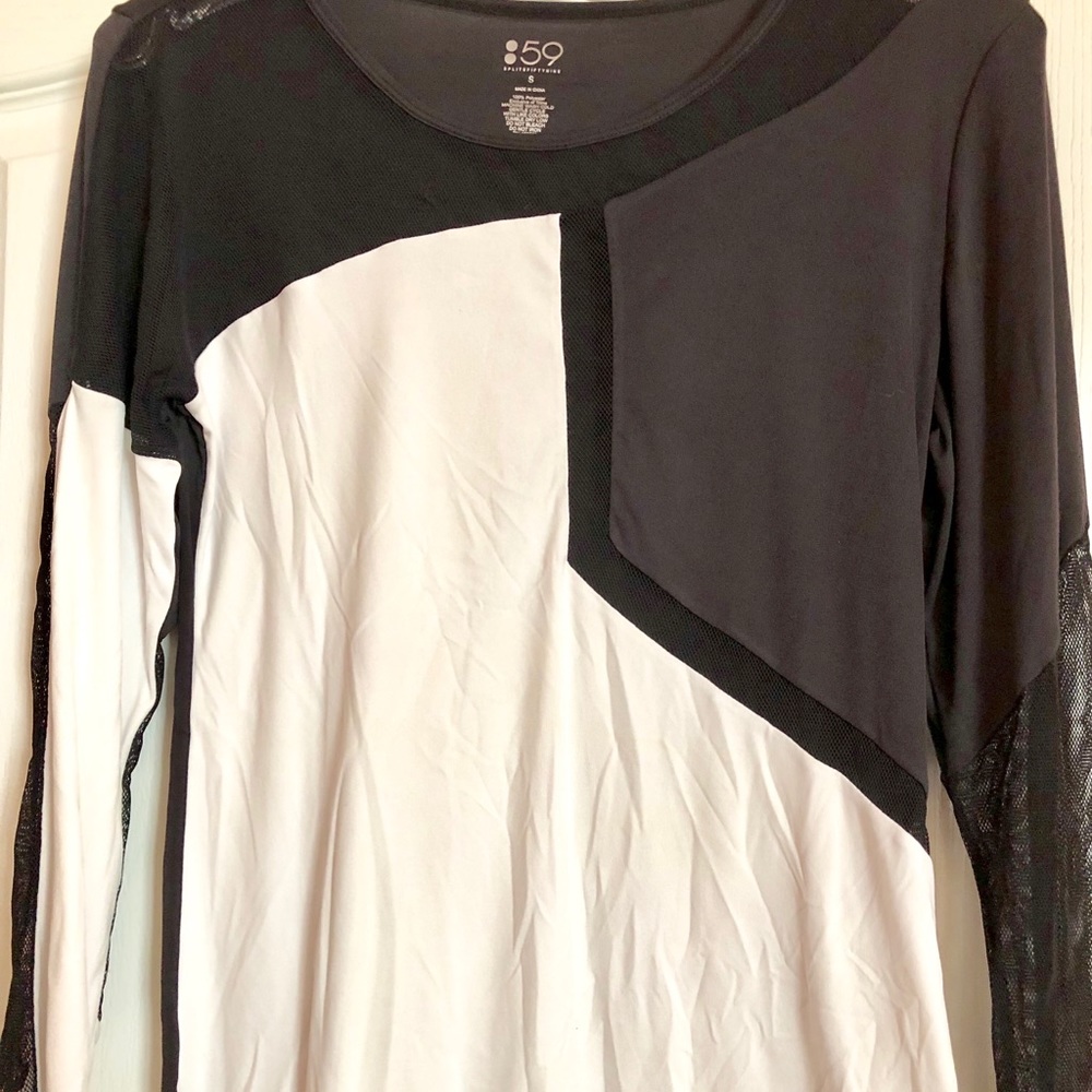 SPLIT59 long sleeve top-extremely cute w/leggings!